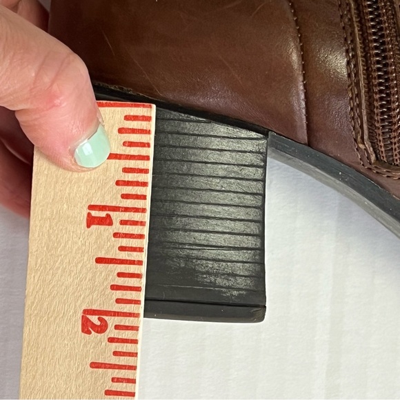 White Mountain Diamond Leather Ankle Boot Square Toe Side Zip Flex Sole 7.5 M - Picture 6 of 6